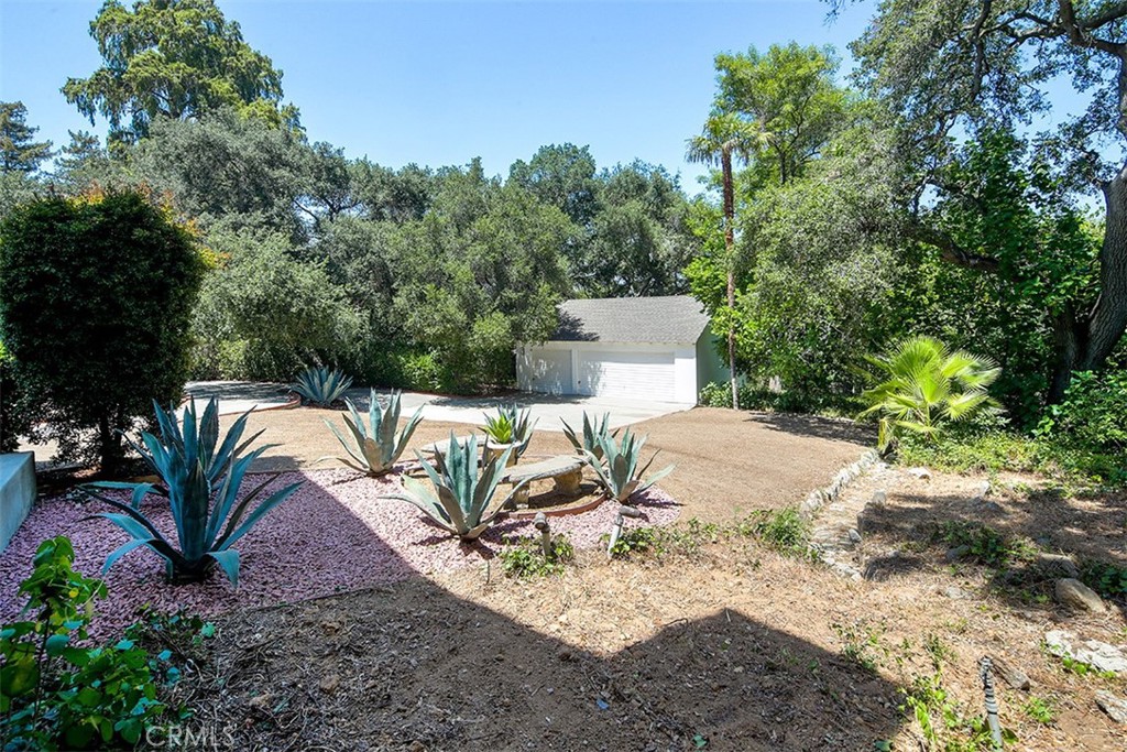 908 Flintridge Avenue