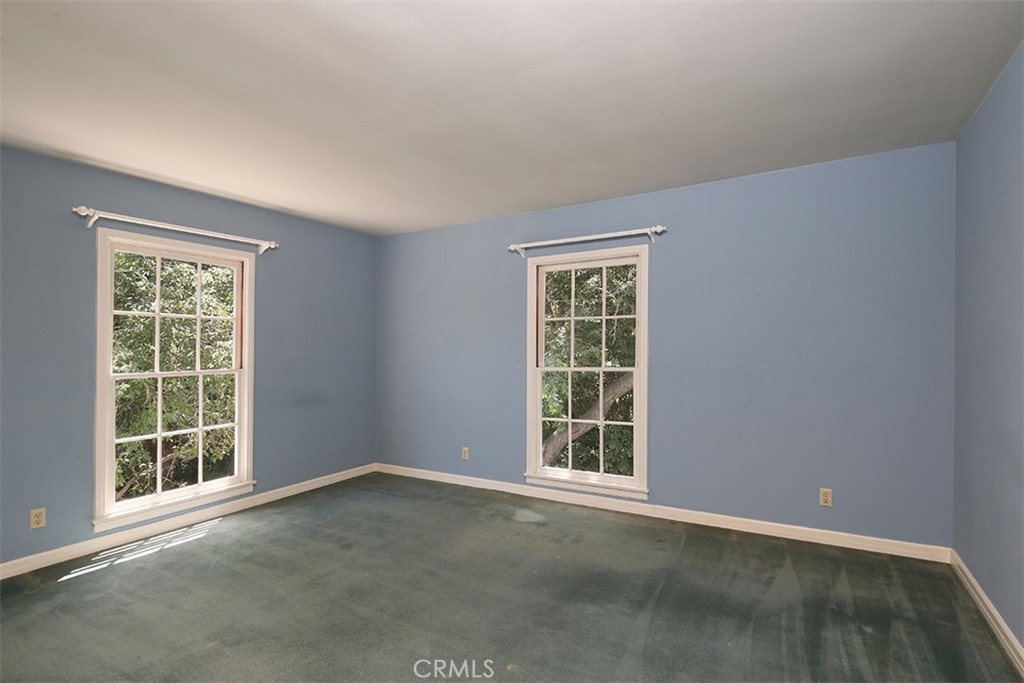 908 Flintridge Avenue