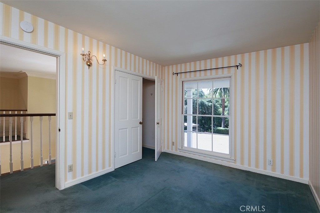 908 Flintridge Avenue