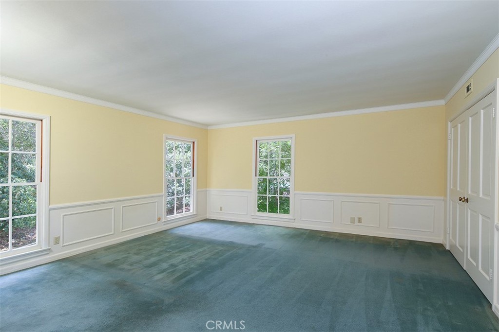 908 Flintridge Avenue