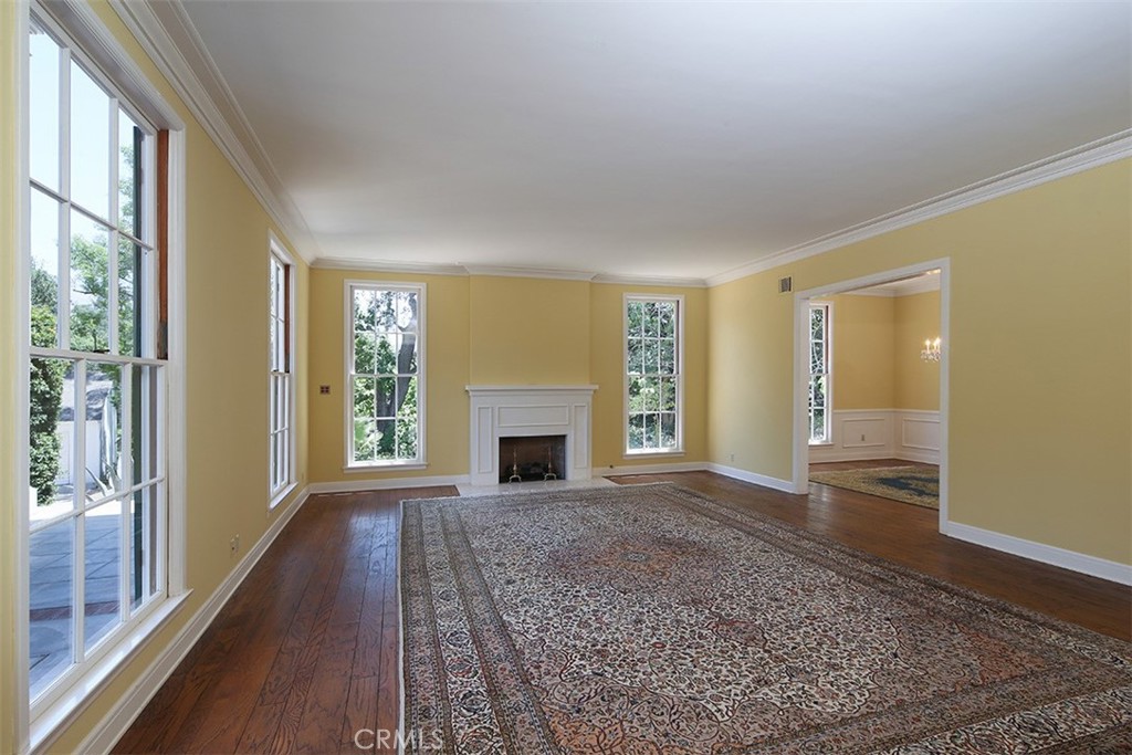 908 Flintridge Avenue