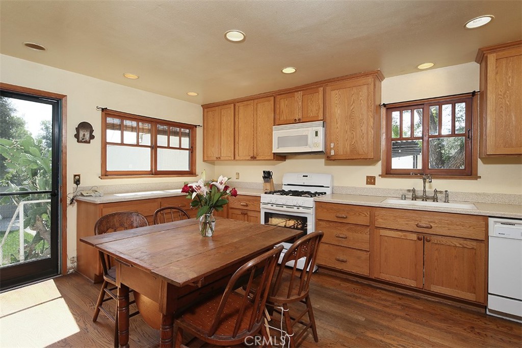 348 N. Alta Vista Ave.