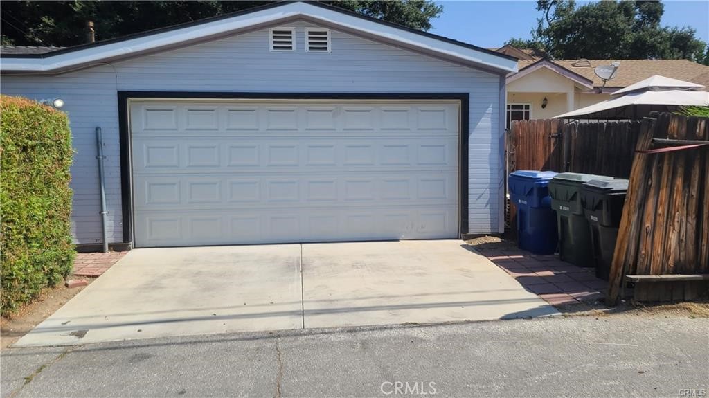 320 E Lemon Avenue