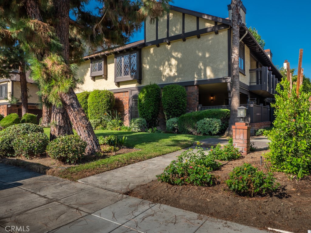 503 W Duarte Road Unit: 4