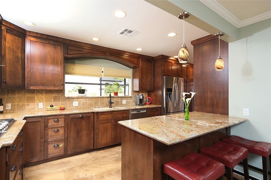 328 N. Alta Vista Ave.