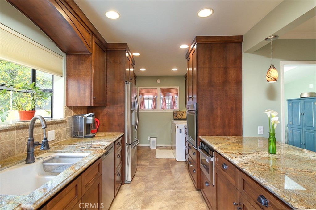 328 N. Alta Vista Ave.