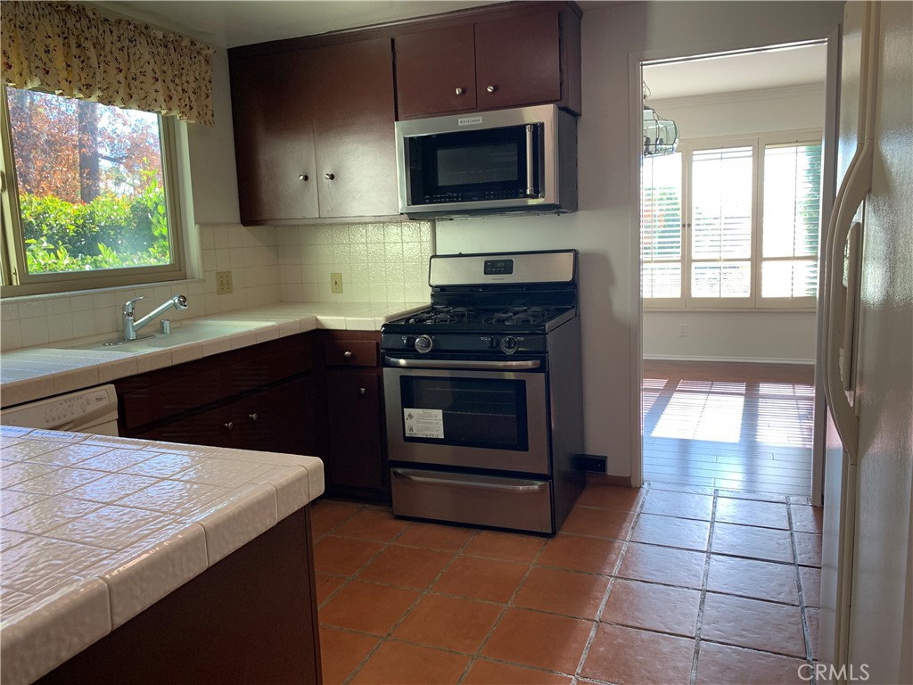 555 W Sierra Madre Boulevard A