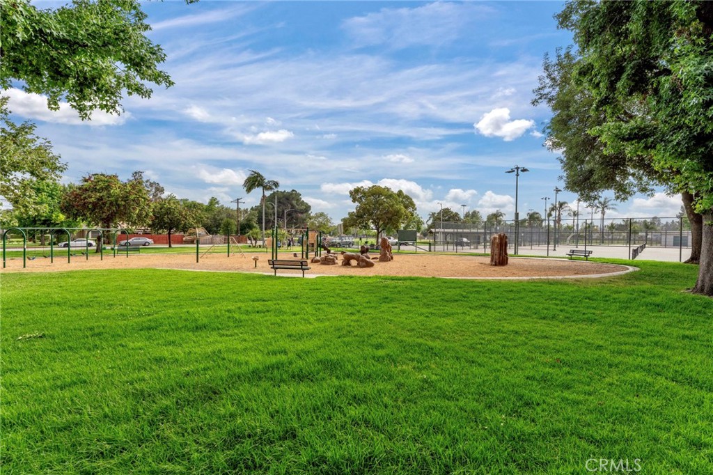 1280 N Tam O Shanter Drive