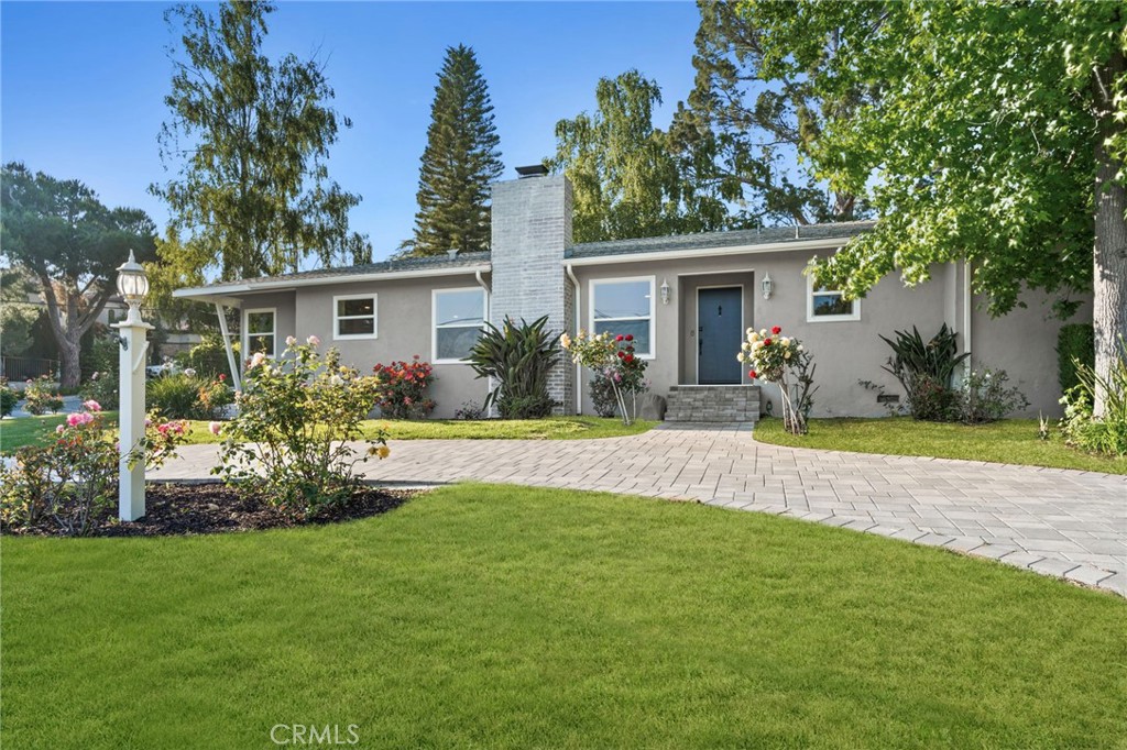 2145 Los Amigos Street