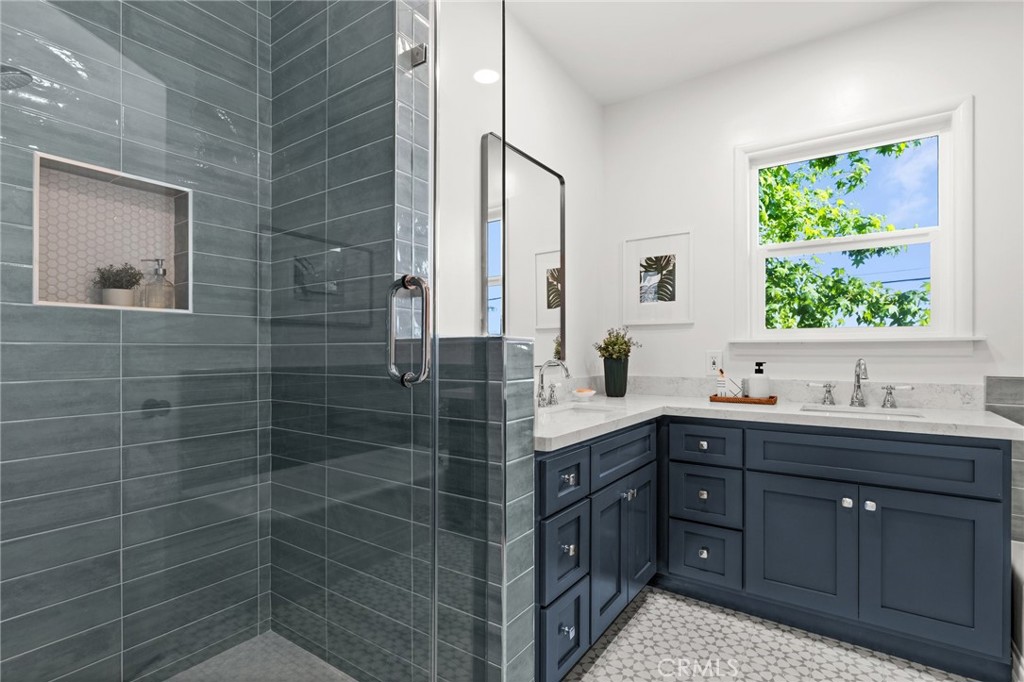 2145 Los Amigos Street