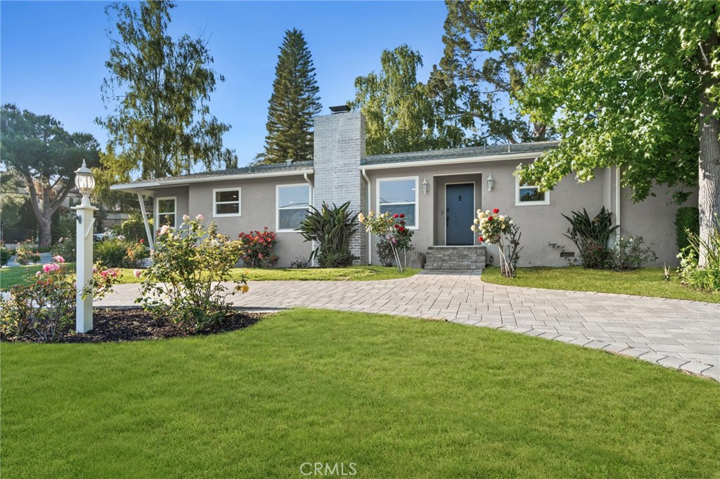 2145 Los Amigos Street