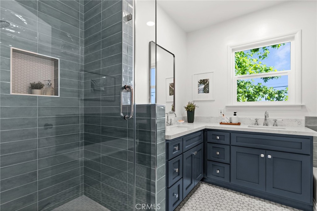 2145 Los Amigos Street