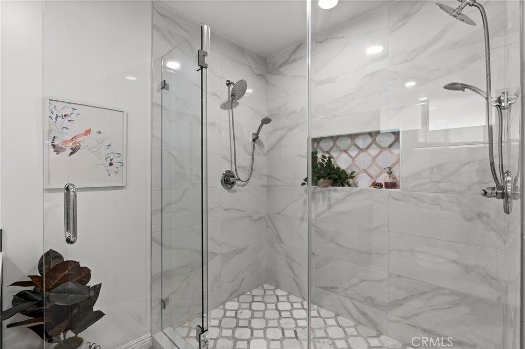 2145 Los Amigos Street