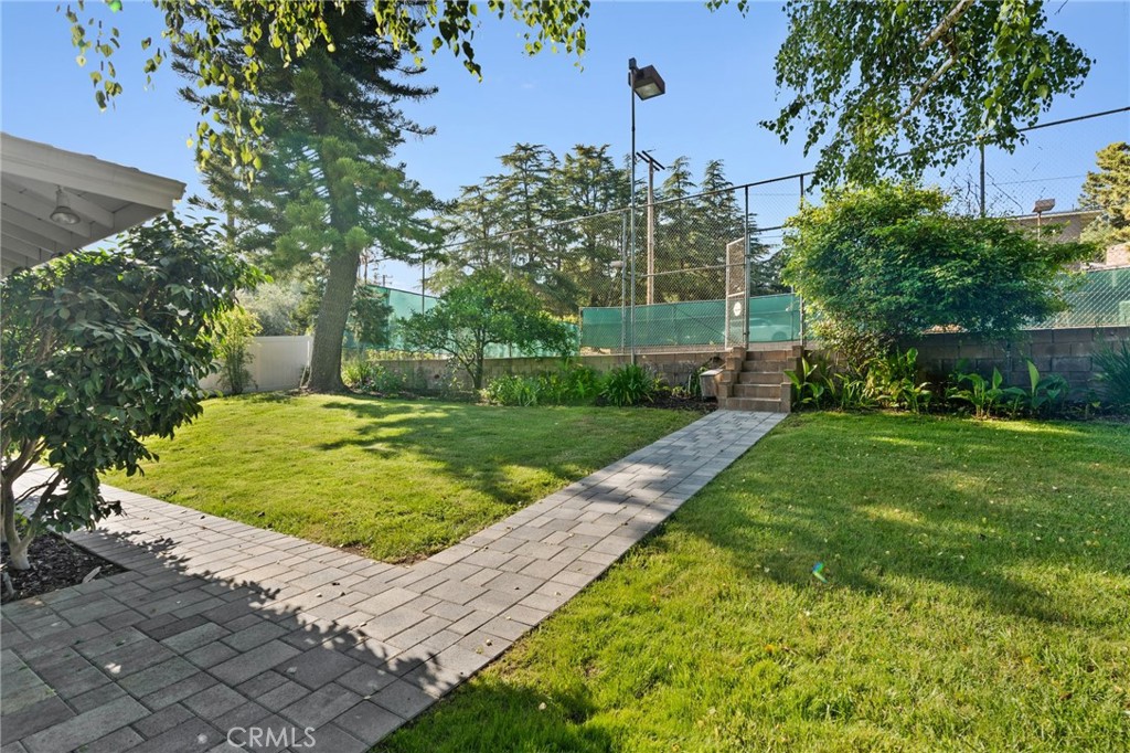 2145 Los Amigos Street