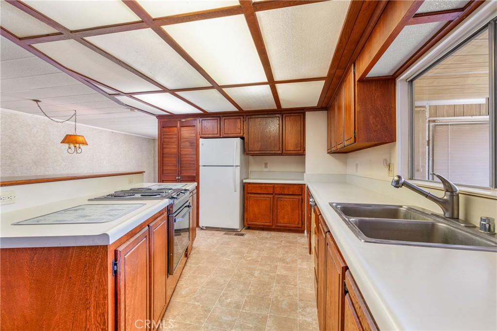 416 Jeffries Avenue 16