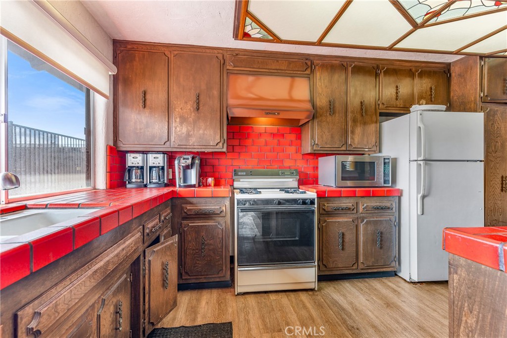 416 Jeffries Avenue 16