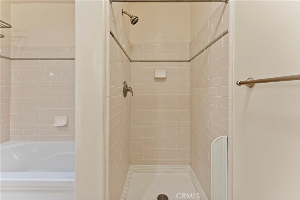 727 Meridian Avenue E