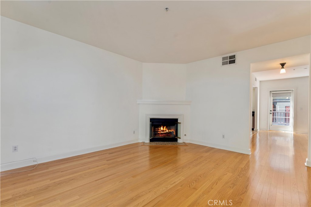 727 Meridian Avenue E