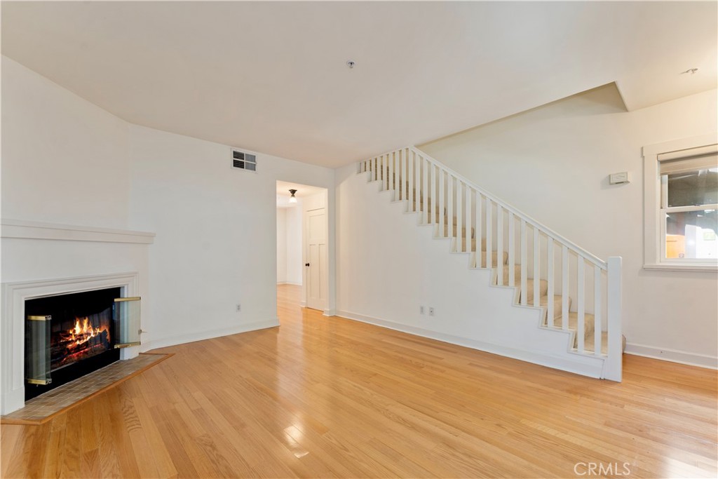 727 Meridian Avenue E