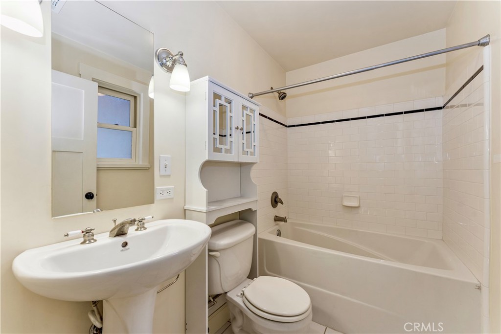 727 Meridian Avenue E