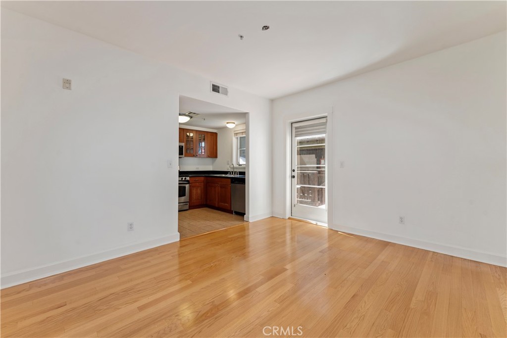 727 Meridian Avenue E