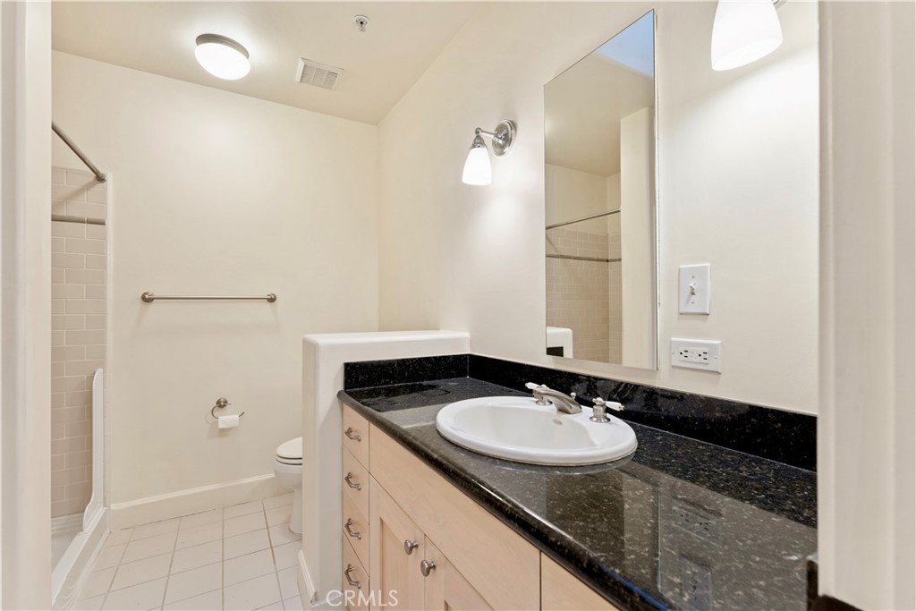 727 Meridian Avenue E