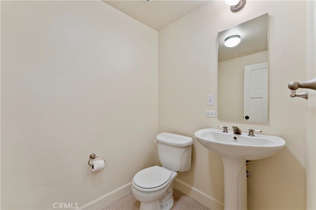 727 Meridian Avenue E