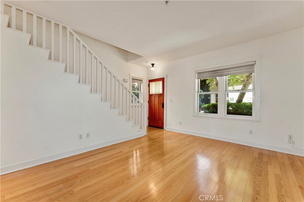 727 Meridian Avenue E