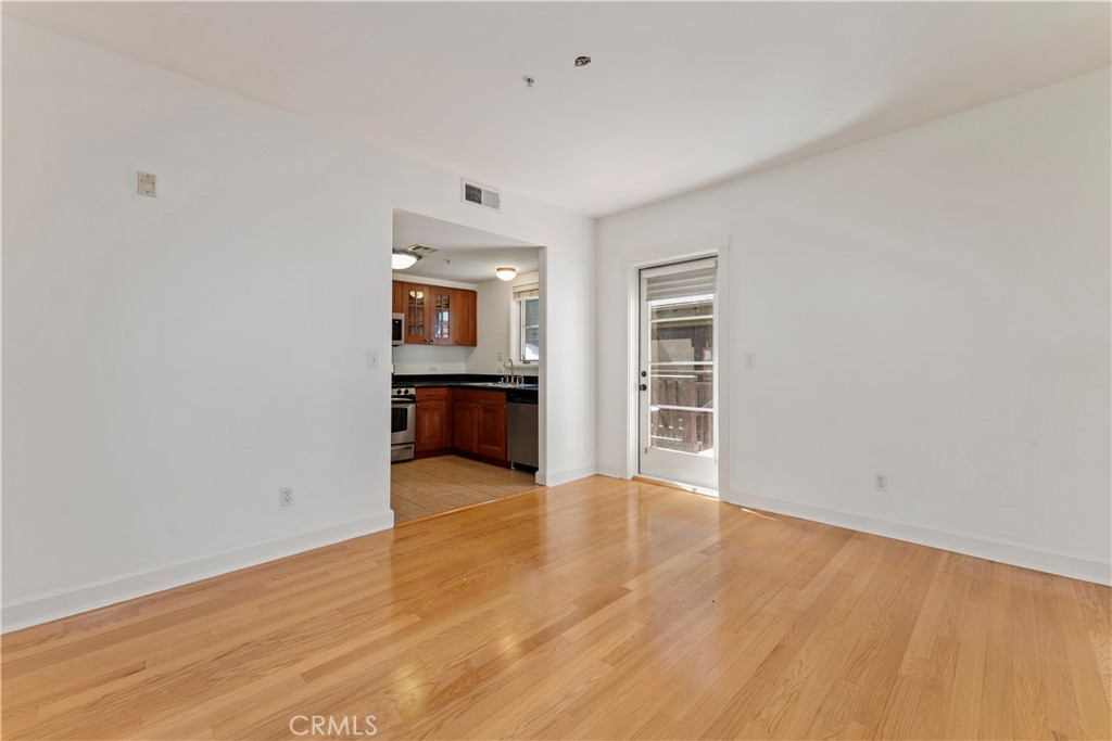 727 Meridian Avenue E