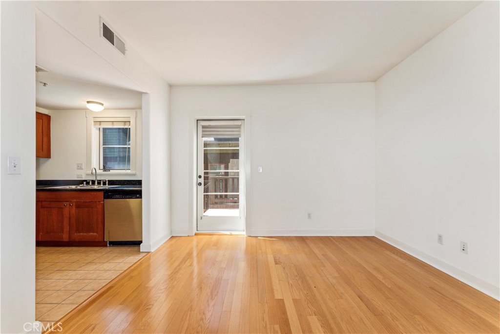 727 Meridian Avenue E