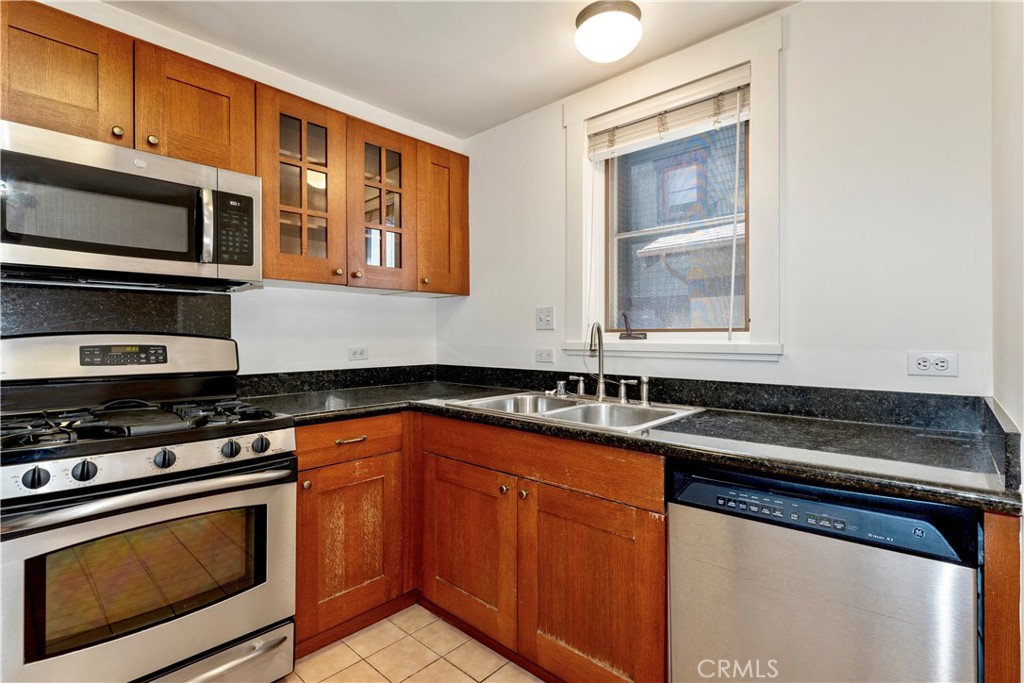 727 Meridian Avenue E