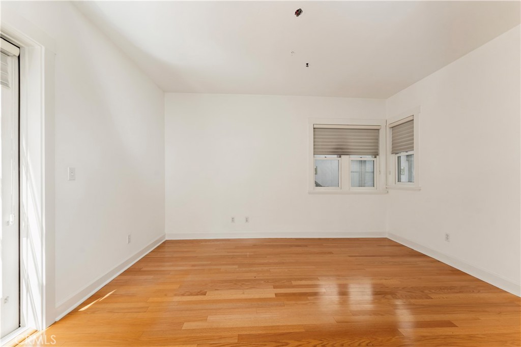 727 Meridian Avenue E