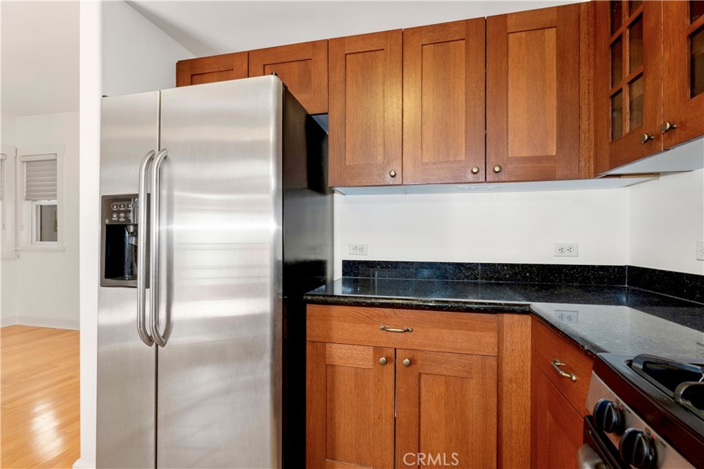 727 Meridian Avenue E