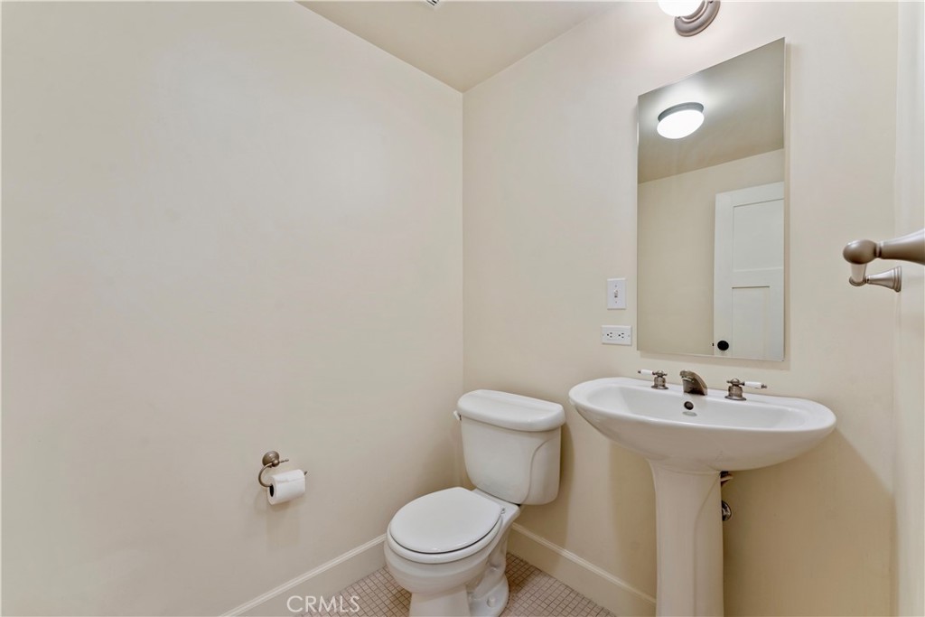 727 Meridian Avenue E