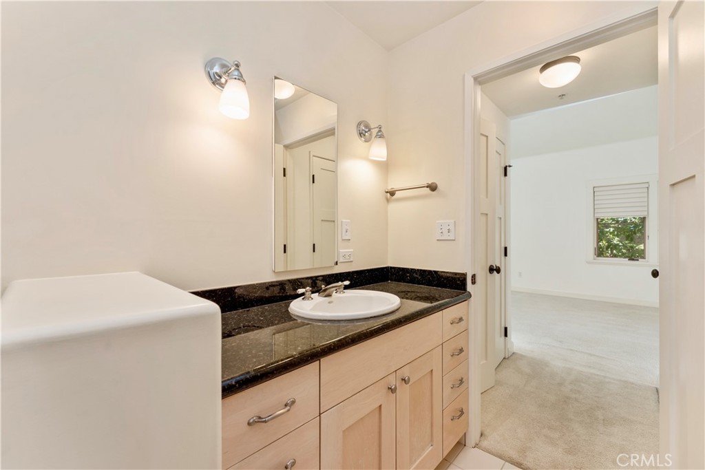 727 Meridian Avenue E