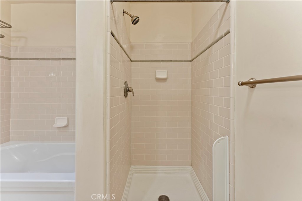 727 Meridian Avenue E