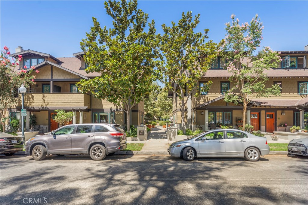 727 Meridian Avenue E