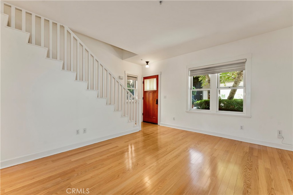 727 Meridian Avenue E