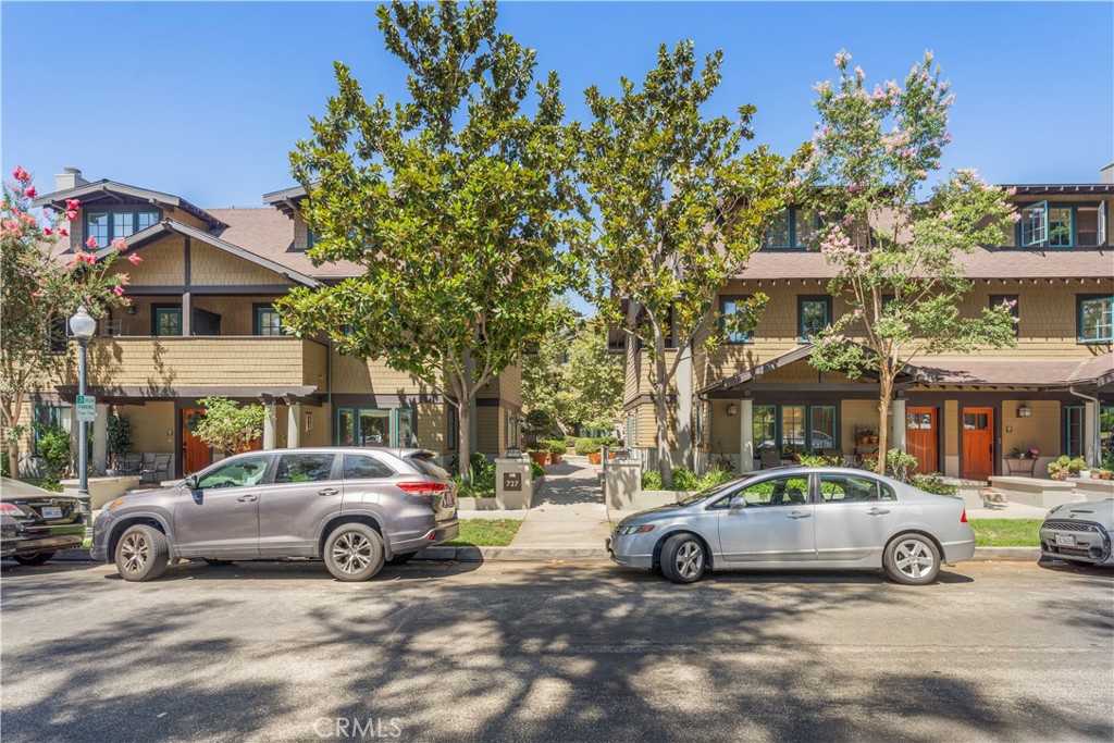 727 Meridian Avenue E