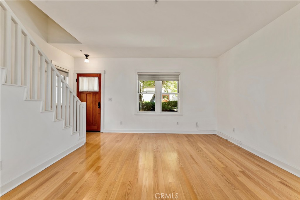 727 Meridian Avenue E