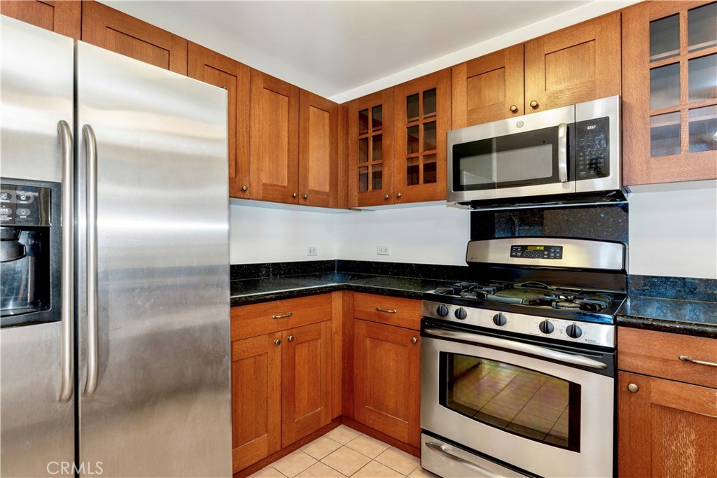 727 Meridian Avenue E