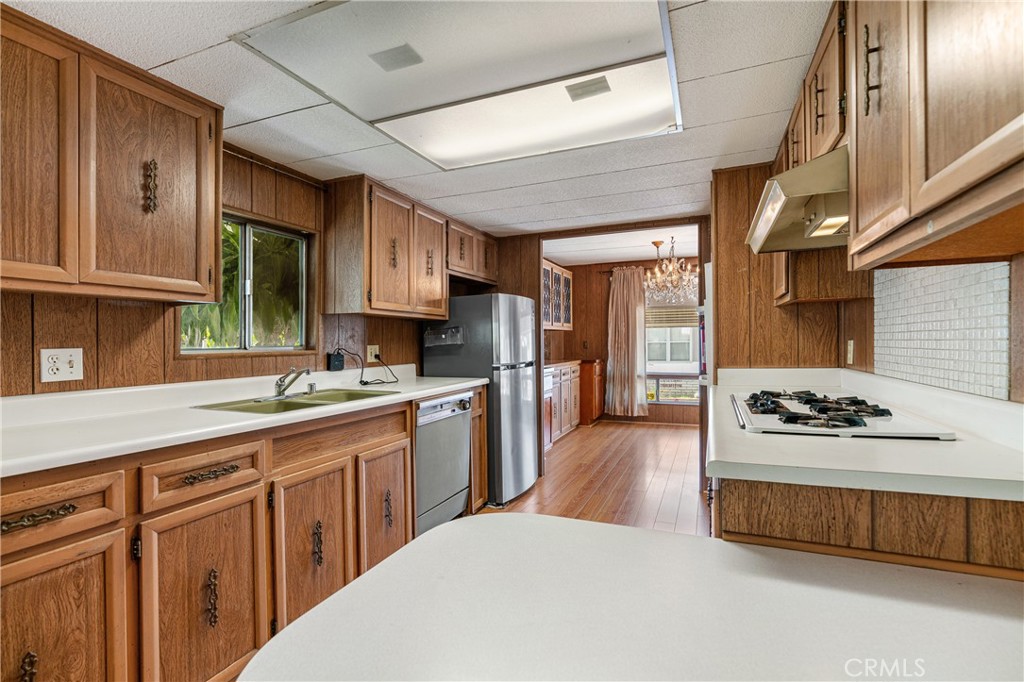 4800 Daleview Avenue 77