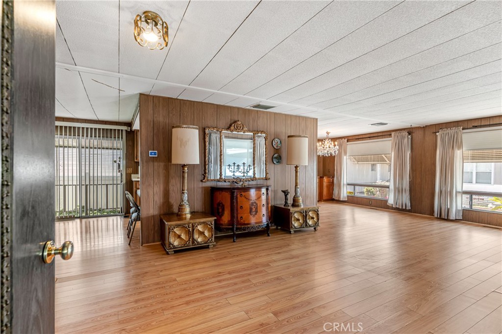 4800 Daleview Avenue 77