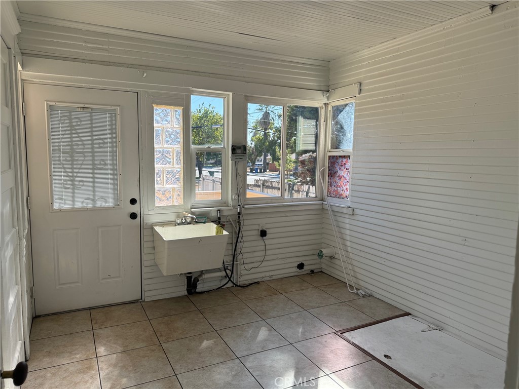 610 E Kingsley Avenue