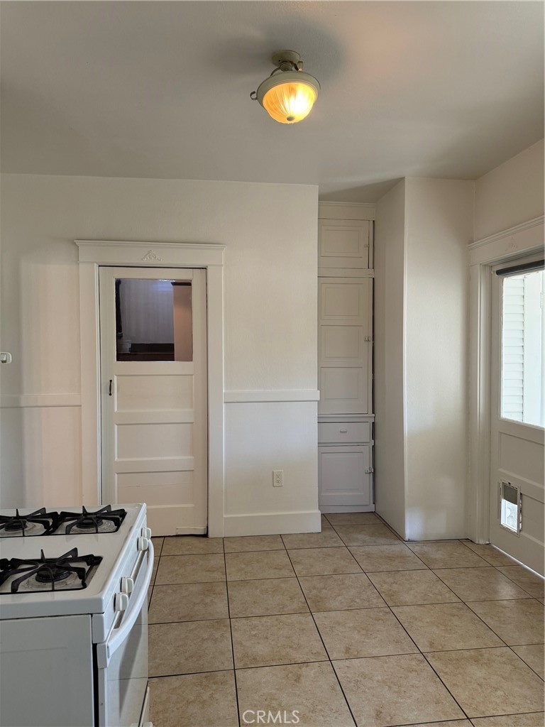 610 E Kingsley Avenue