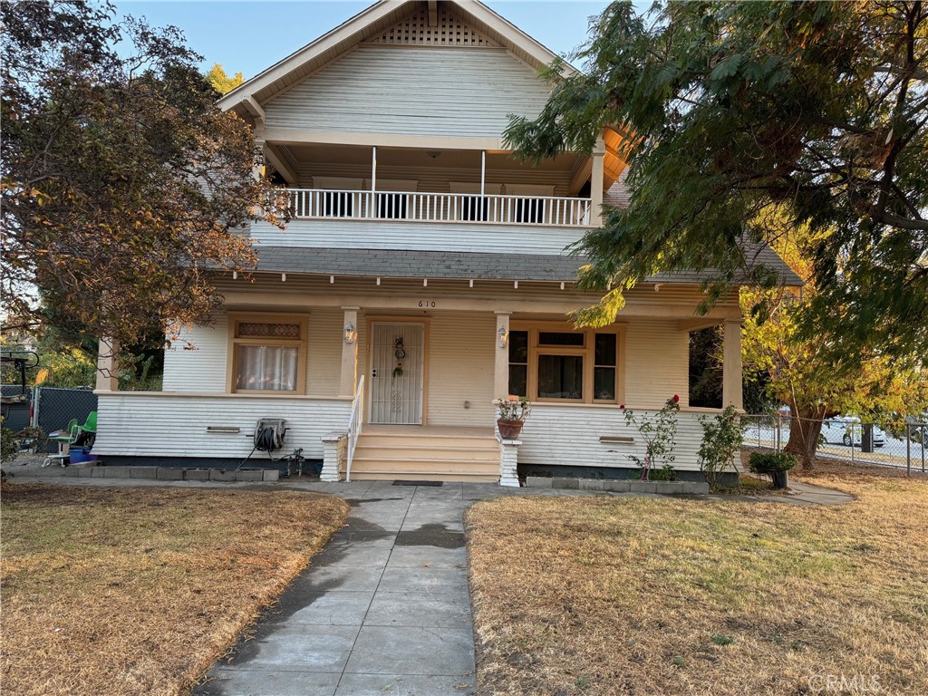610 E Kingsley Avenue