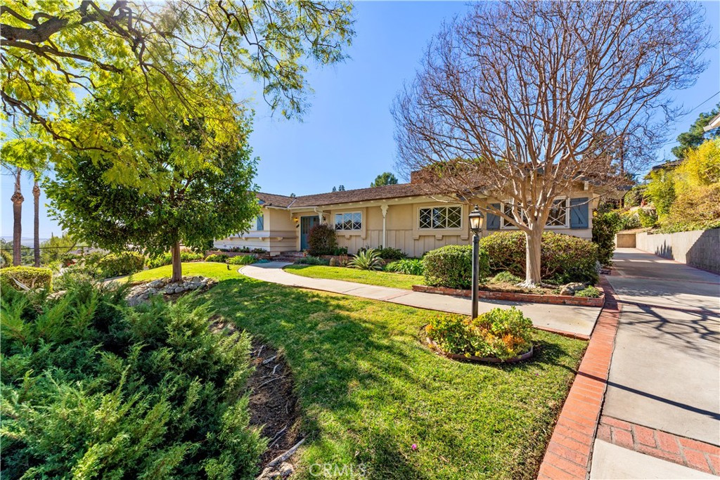 2025 Vista Avenue