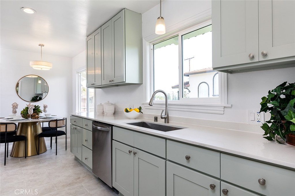 14936 Los Robles Avenue