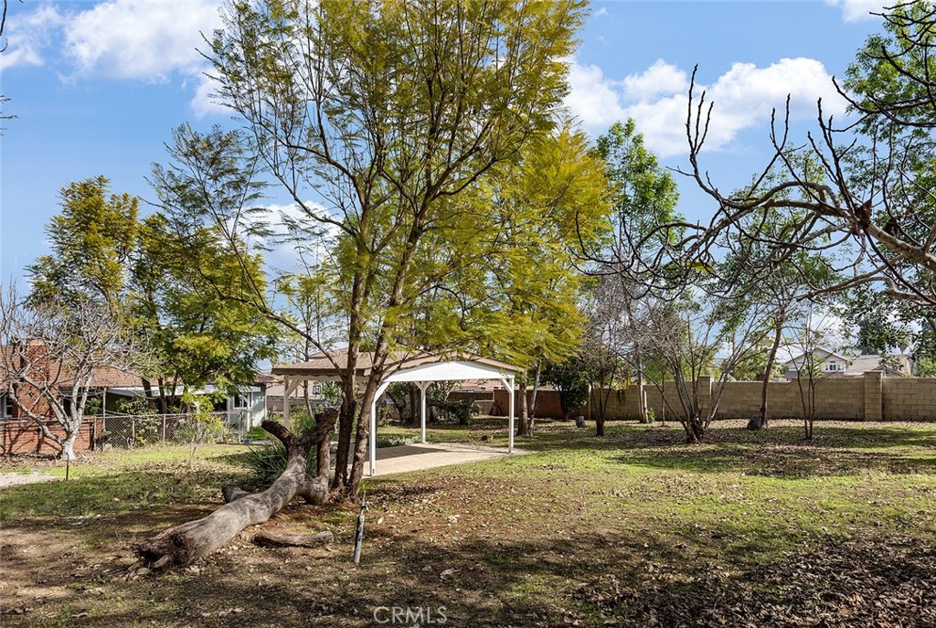 14936 Los Robles Avenue