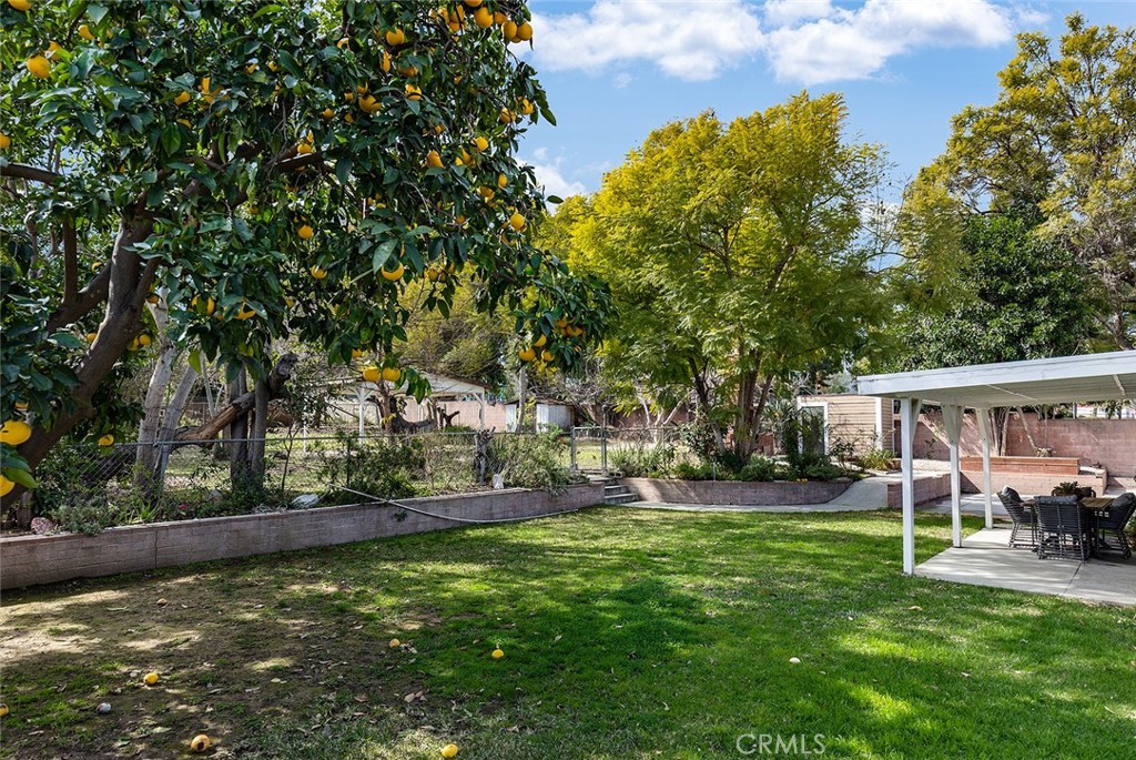 14936 Los Robles Avenue